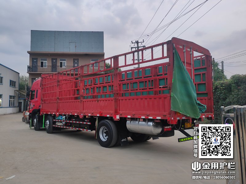 2023年10月14日鋅鋼百葉窗裝車發(fā)貨！