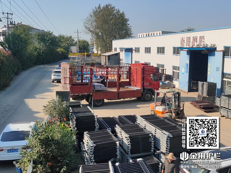 2023年10月26日鋅鋼組裝欄桿裝車發貨! 2023年10月26日鋅鋼組裝欄桿裝車發貨!