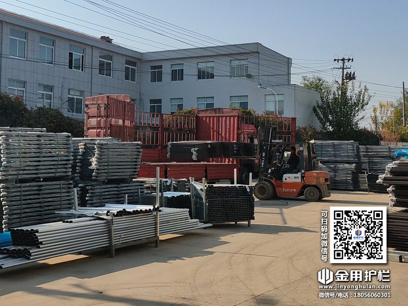 2023年11月30日鋅鋼護窗欄桿裝車發貨！