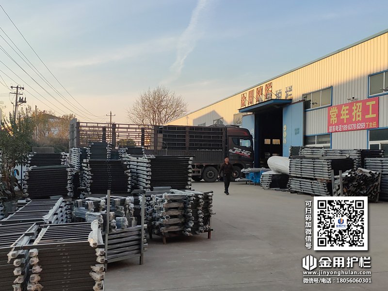 2023年12月7日鋅鋼百葉窗裝車發貨！