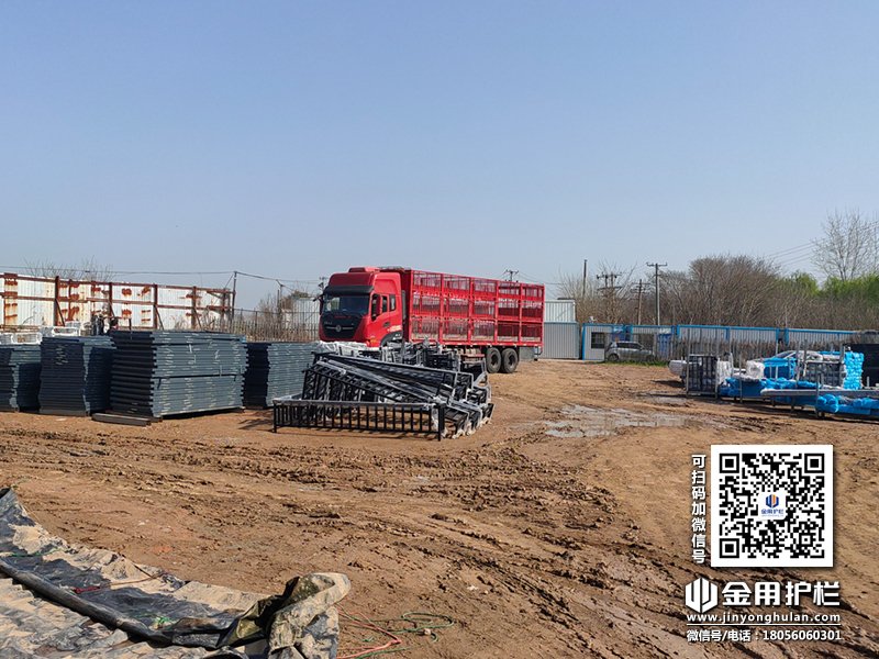 2024年4月2日鋅鋼空調欄桿裝車發貨! 2024年4月2日鋅鋼空調欄桿裝車發貨!