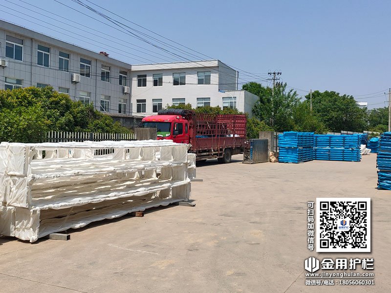 2024年5月18日鋅鋼欄桿裝車發貨! 2024年5月18日鋅鋼欄桿裝車發貨!