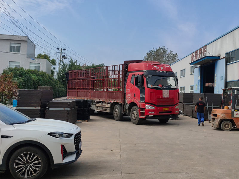 2024年10月10日鋅鋼護窗欄桿裝車發貨！