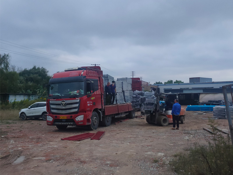 2024年10月18日鋅鋼飄窗欄桿裝車發(fā)貨! 2024年10月18日鋅鋼飄窗欄桿裝車發(fā)貨!