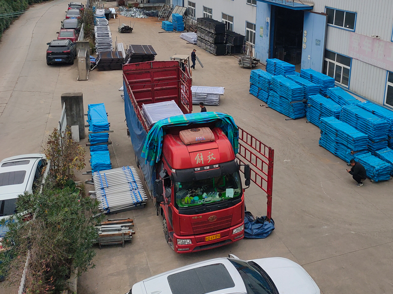 2024年11月19日鋅鋼圍墻護欄裝車發(fā)貨！