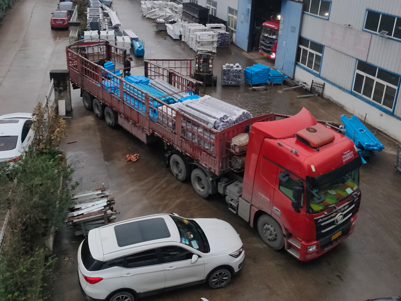 2024年11月25日鋅鋼組裝欄桿裝車發(fā)貨! 2024年11月25日鋅鋼組裝欄桿裝車發(fā)貨!