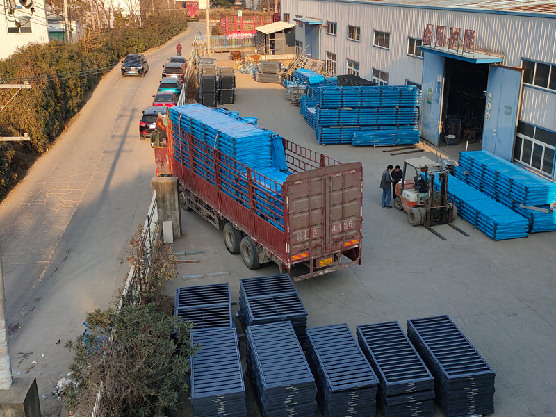 2024年12月27日鋅鋼陽臺欄桿裝車發(fā)貨！