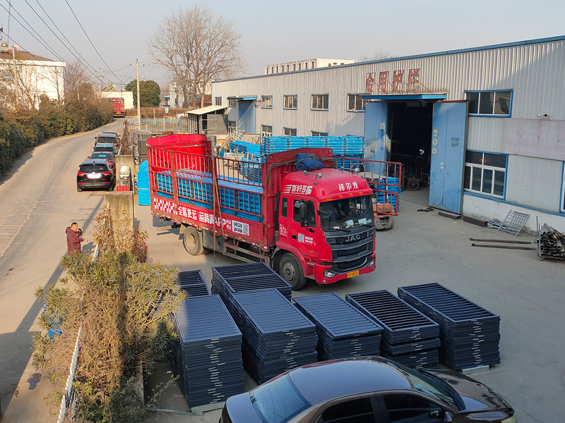 2024年12月27日鋅鋼陽臺護欄裝車發貨！