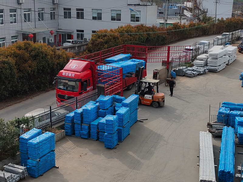 2025年4月3日鋅鋼陽臺欄桿裝車發貨！