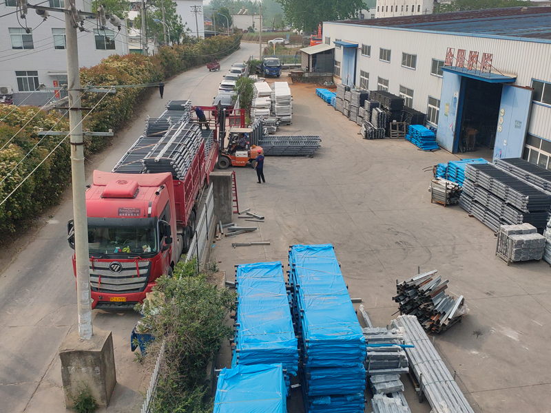 2025年4月21日鋅鋼護窗欄桿裝車發貨! 2025年4月21日鋅鋼護窗欄桿裝車發貨!