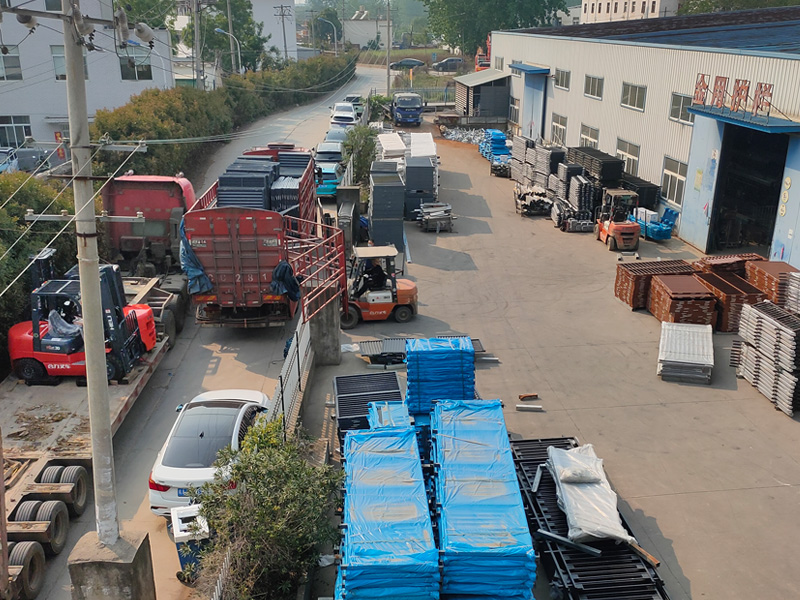 2025年4月28日鋅鋼百葉窗裝車(chē)發(fā)貨！