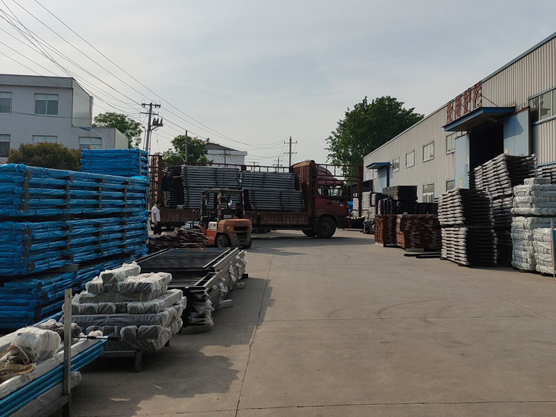 2025年4月29日鋅鋼樓梯扶手裝車發(fā)貨！