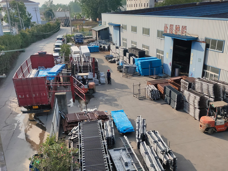 2025年5月16日鋅鋼陽臺(tái)欄桿裝車發(fā)貨！