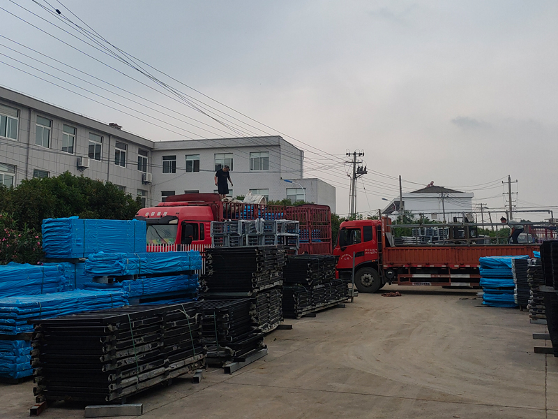 2025年6月14日鋅鋼陽臺護欄裝車發貨！