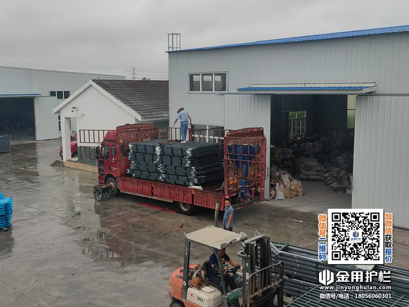 2025年8月11日鋅鋼圍墻護欄裝車發貨！