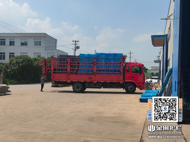 2025年8月26日小區鋅鋼欄桿裝車發貨！